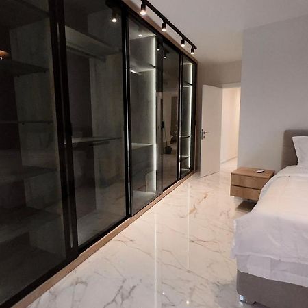 Zeus Tirana Suite Deluxe Buitenkant foto