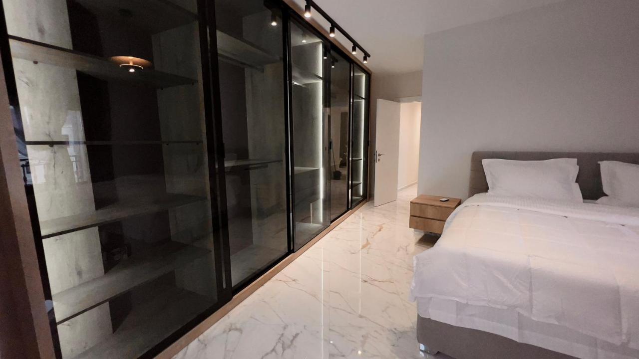 Zeus Tirana Suite Deluxe Buitenkant foto